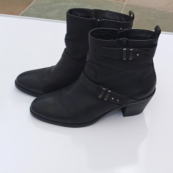 GRAY Saks Fifth Avenue Womens Ankle Boots Black Leather - Picture 1 of 9